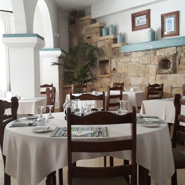 Hotel Cornucopia