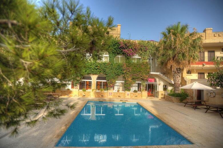 Hotel Cornucopia