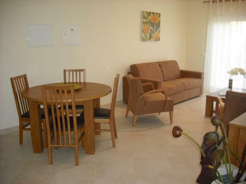 Hostal Oasis Parque Country Club