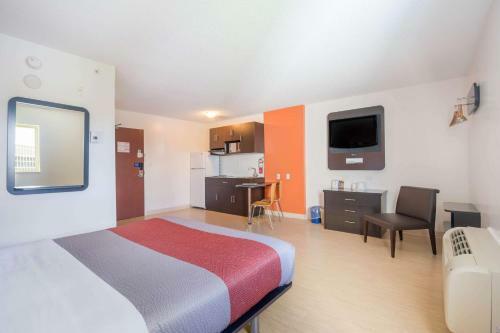 Motel 6 Kingston Ontario