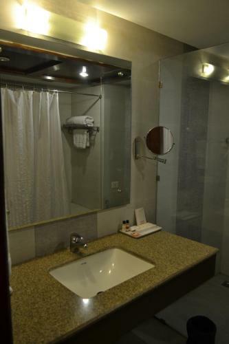 Hotel Sobti Continental