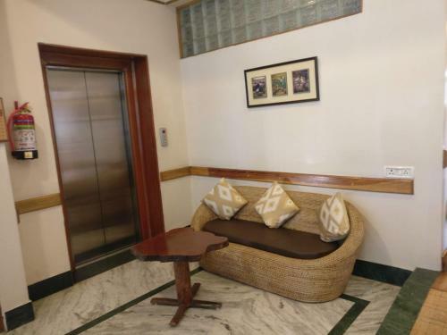 The Eee Cee Hotel