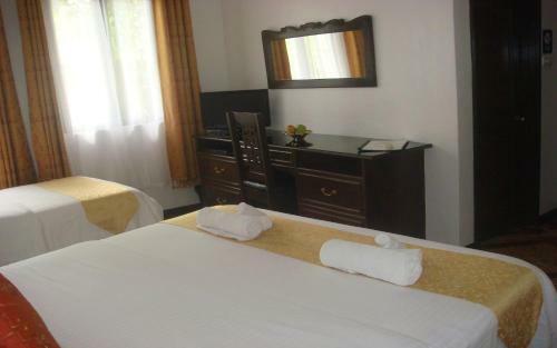 Hotel Padre Burgos Castle Resort