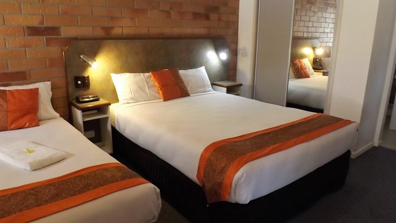 Copper Country Motor Inn & Restaurant