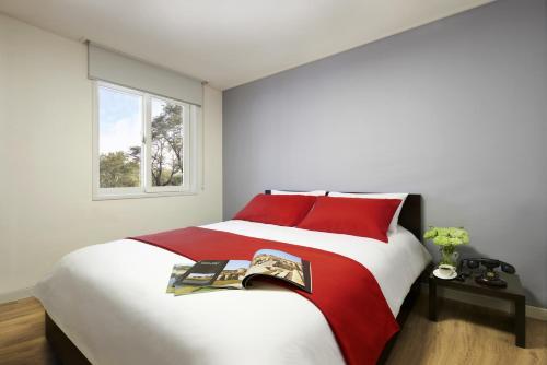 Hotel Hanwha Resort Sanjeong Lake