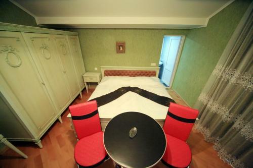 Hostal Edelveis Guest House