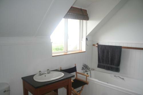 Hostal Pebbles Beach Cottage