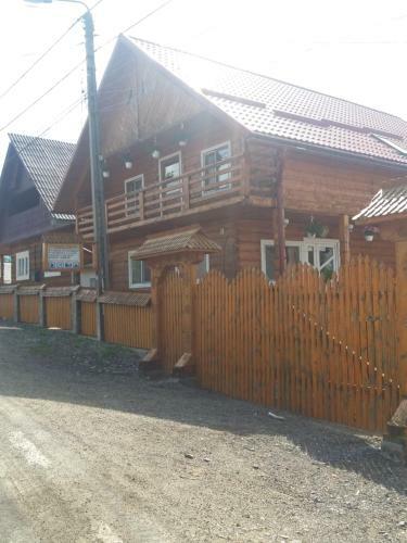 Hostal Pensiunea Poienita 2