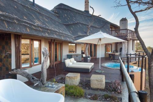 Royal Madikwe Luxury Safari Lodge