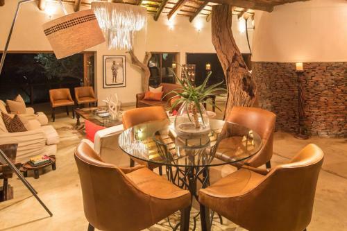 Royal Madikwe Luxury Safari Lodge