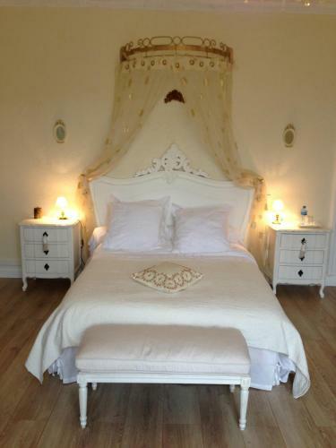 Bed & Breakfast La Villa Bleue de Mauleon