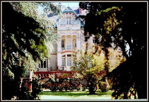 Bed & Breakfast La Villa Bleue de Mauleon