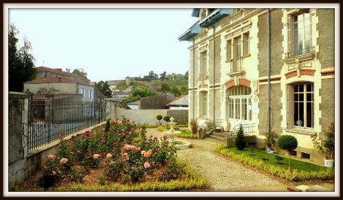 Bed & Breakfast La Villa Bleue de Mauleon