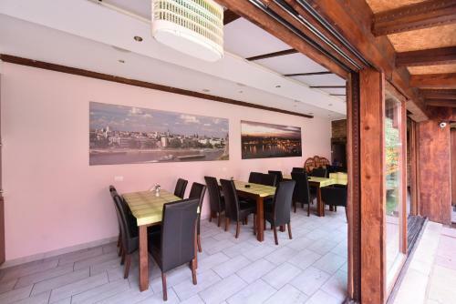 Apartments & Accommodation Stojic
