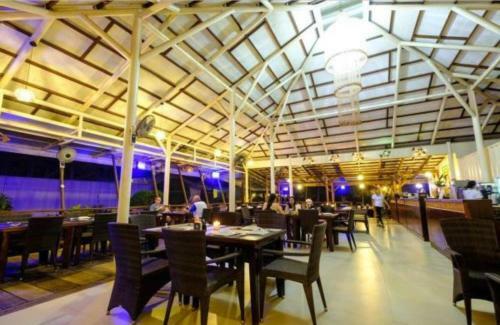 Hotel Anika Island Resort