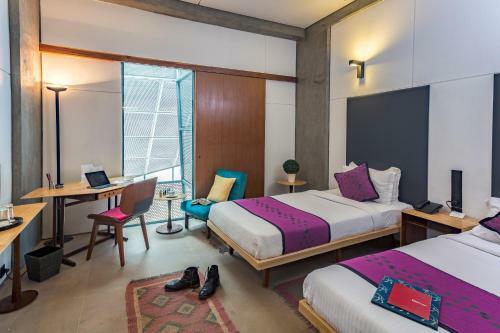 Mana Hotels