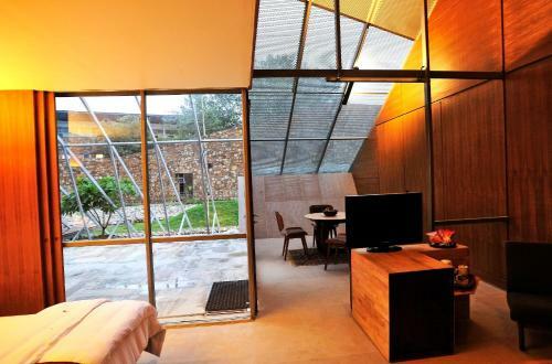 Mana Hotels