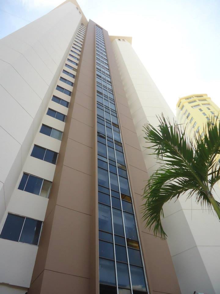 Hotel Las Torres Gemelas Suites&beach Resort