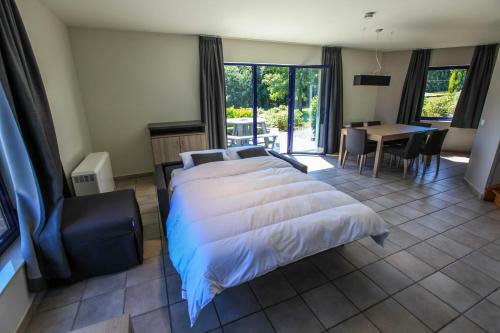 Hotel Maisons de Vacances Azur En Ardenne