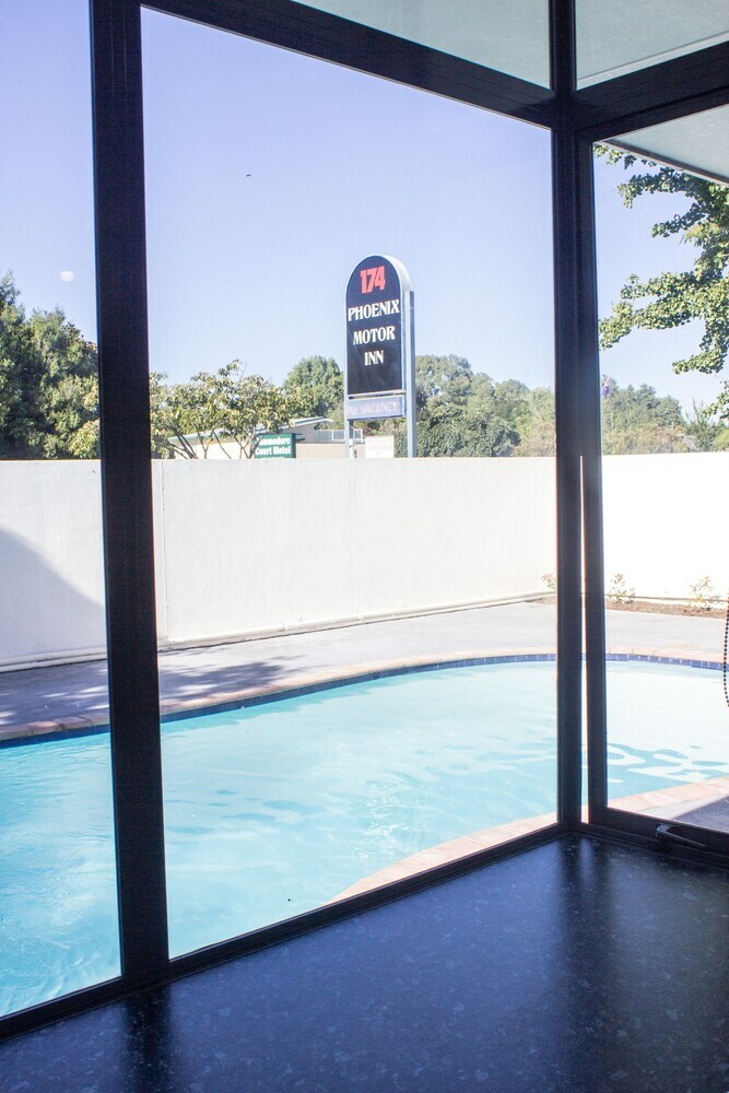 Phoenix Motor Inn