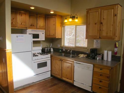 Hotel Convict Lake Resort