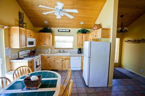 Hotel Convict Lake Resort