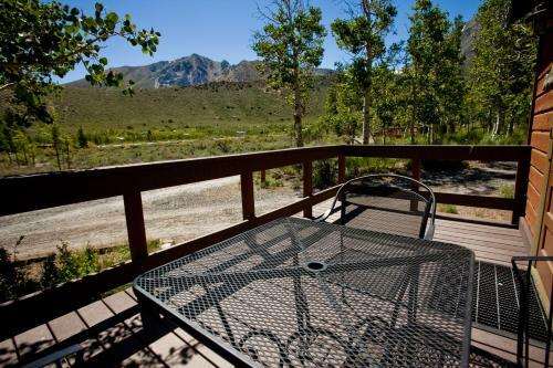 Hotel Convict Lake Resort