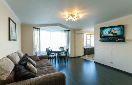 Luxrent Apartments On Lesi Ukrainki - Kiev