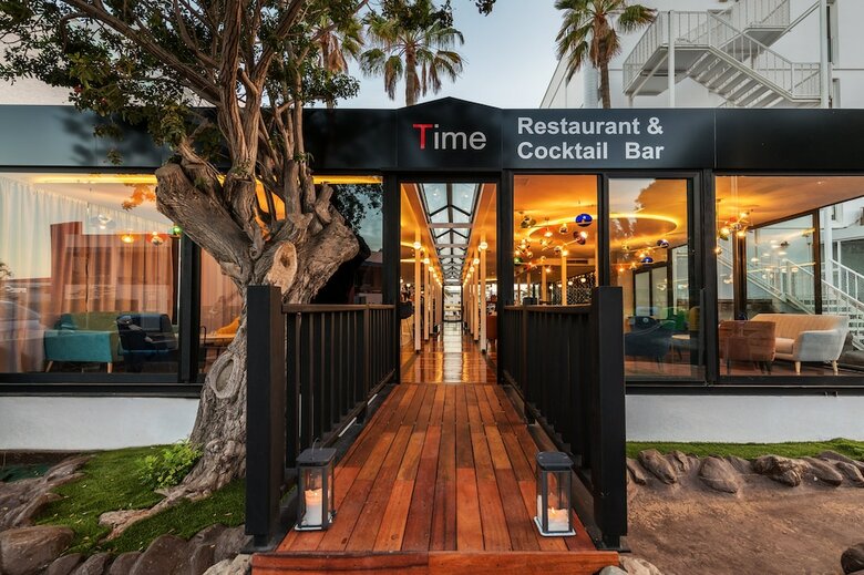 Aparthotel New Folias