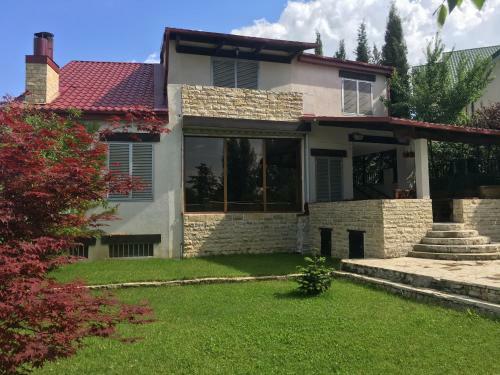 Tskneti Mountain Villa