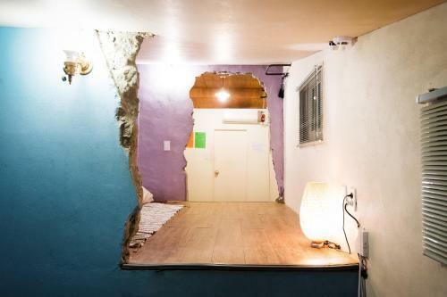 Hostal Sis N Bro Guesthouse