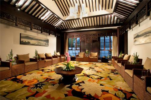 Tengchong Hotel Hotspring Village