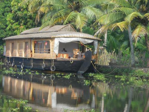 Bed & Breakfast Gk`s Riverview Homestay