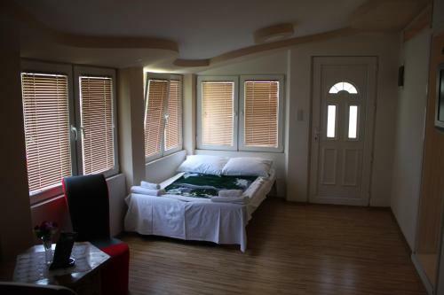 Apartamentos Pansion Nargalic