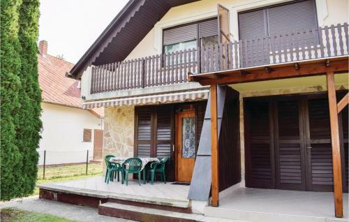 Holiday Home Almos U.-balatonber�ny