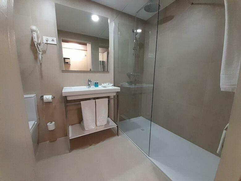 Hotel Eco Alcala Suites