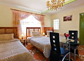 Hostal Golden Gate Guest House