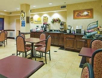 Hotel Days Inn And Suites - Prattville
