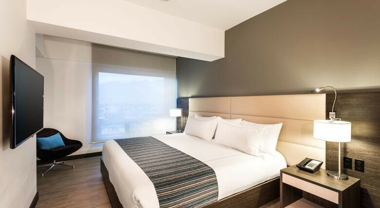 Hotel NH Bogot� Urban 26 Royal