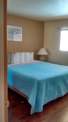 Hotel Hidden Palms Resort & Condominiums