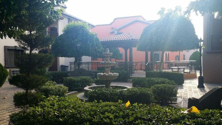 Hotel Suites El Paseo