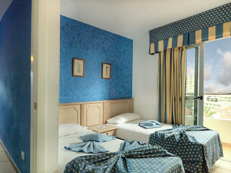 Oro Blanco Apartments