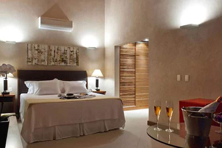 Abayomi Hotel