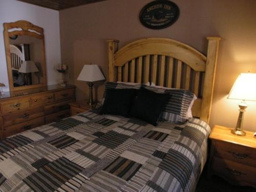 Goldmine Lodge & Black Bear Cottages