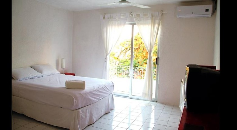 Tropical Casablanca Party Hotel