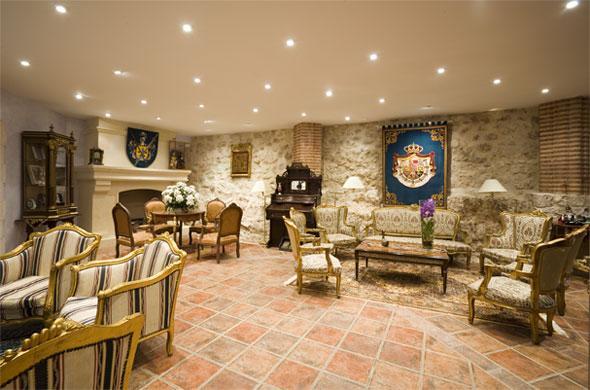 Hotel Residencia Real Del Castillo De Curiel