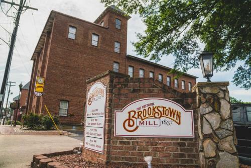 Hotel The Historic Brookstown Inn