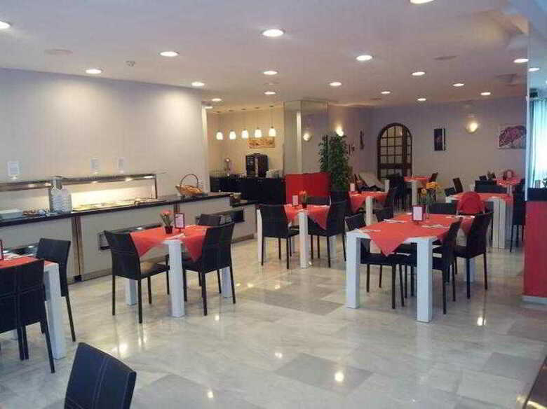 Aparthotel First Flatotel International