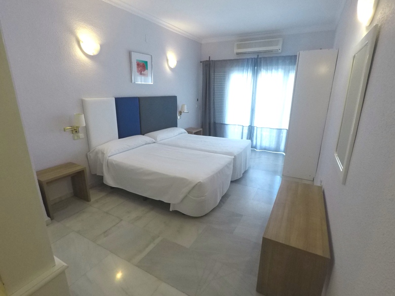 Aparthotel First Flatotel International