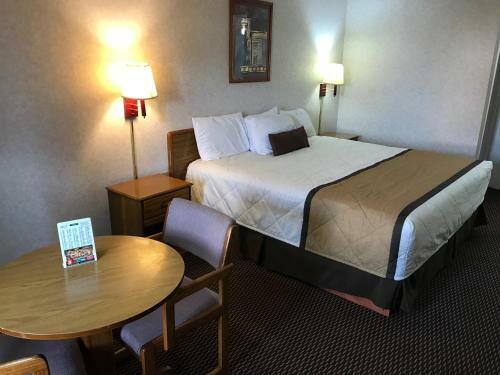 Motel Americas Best Inn - Calhoun